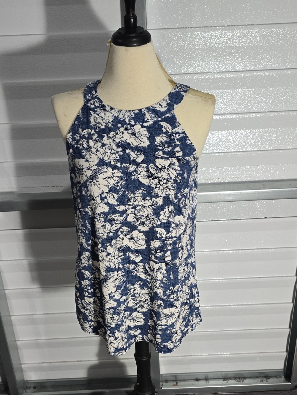 Fortune+ Ivy Navy‎ Floral Halter Tank Top Size Medium